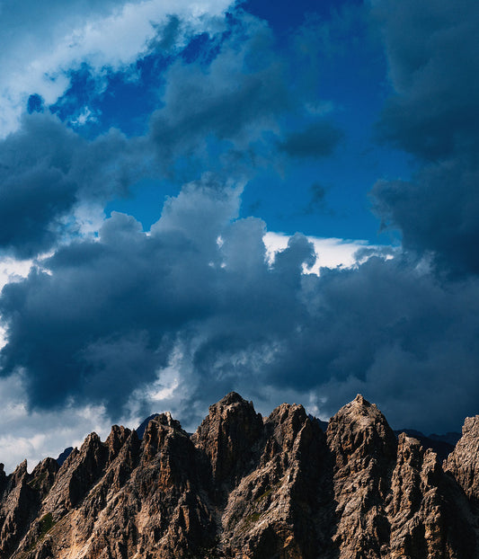 Summer Mountaineering. Risks and safety tips.